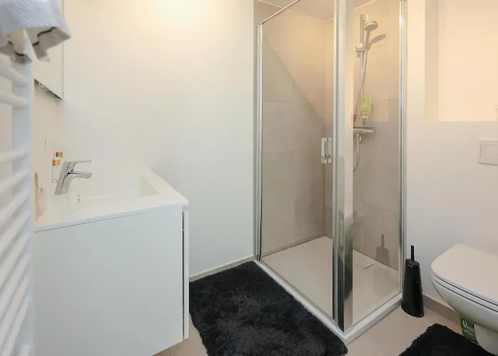 Апартаменты Awesome In With Wifi *